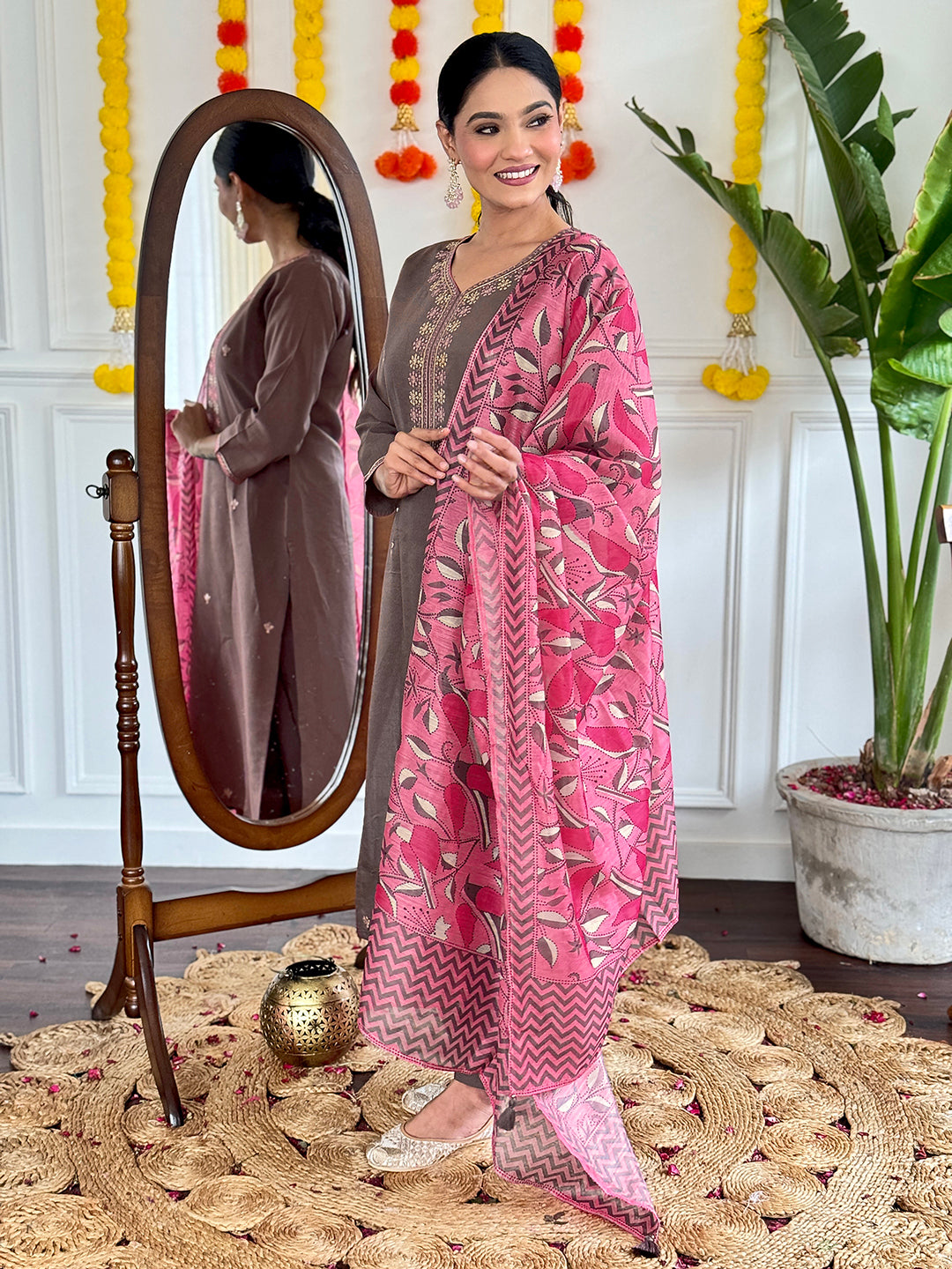 New Ethnic Wear Embroidered Viscose Chanderi Suit Set with Pure Linen Dupatta – 3-Piece Elegant