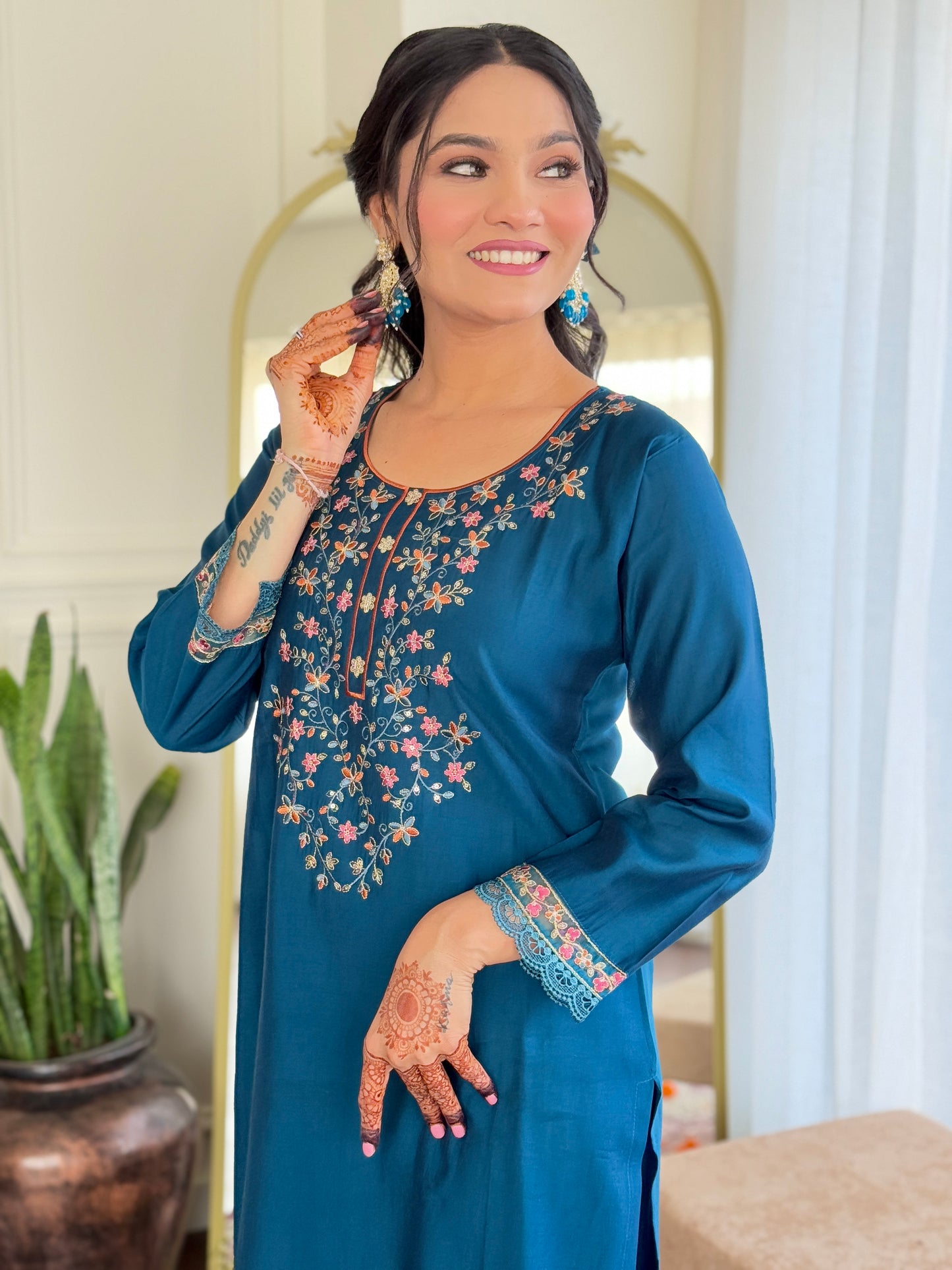 Graceful Chanderi Silk Suit Set with Embroidered Pure Linen Dupatta