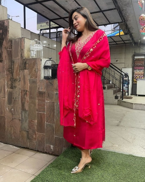 Women's Viscose Chanderi Embroidered Kurta with Pant & Pure Organza Dupatta with Work | Readymade 3-Piece Suit Set | Elegant Ethnic Wear for Festive, Party & Semi-Formal Occasions