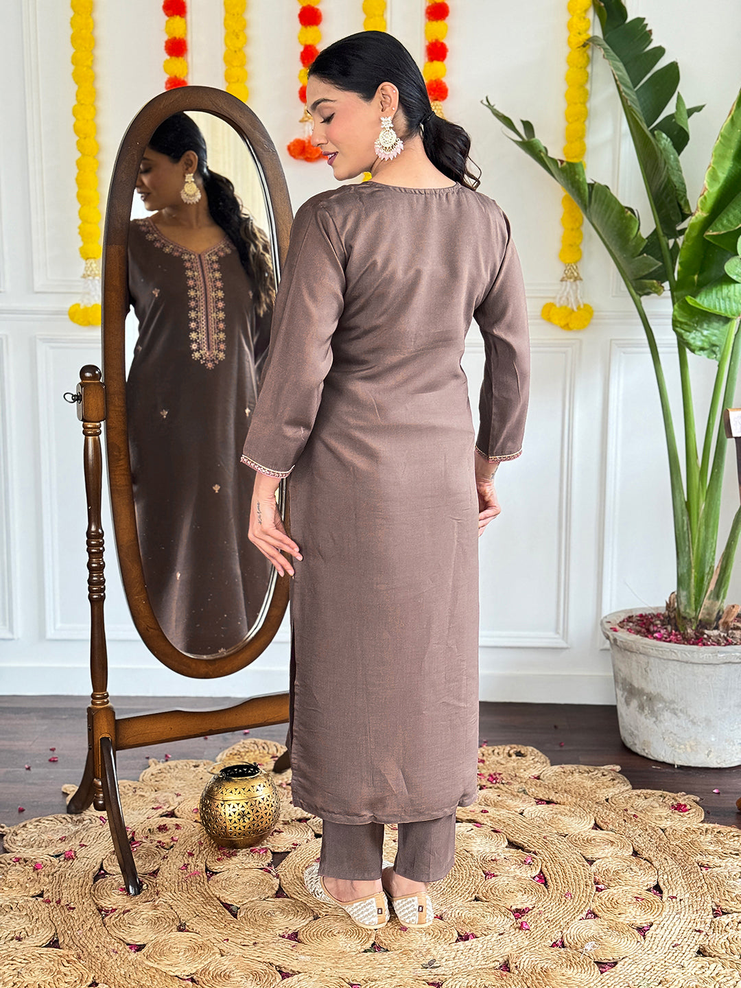 New Ethnic Wear Embroidered Viscose Chanderi Suit Set with Pure Linen Dupatta – 3-Piece Elegant