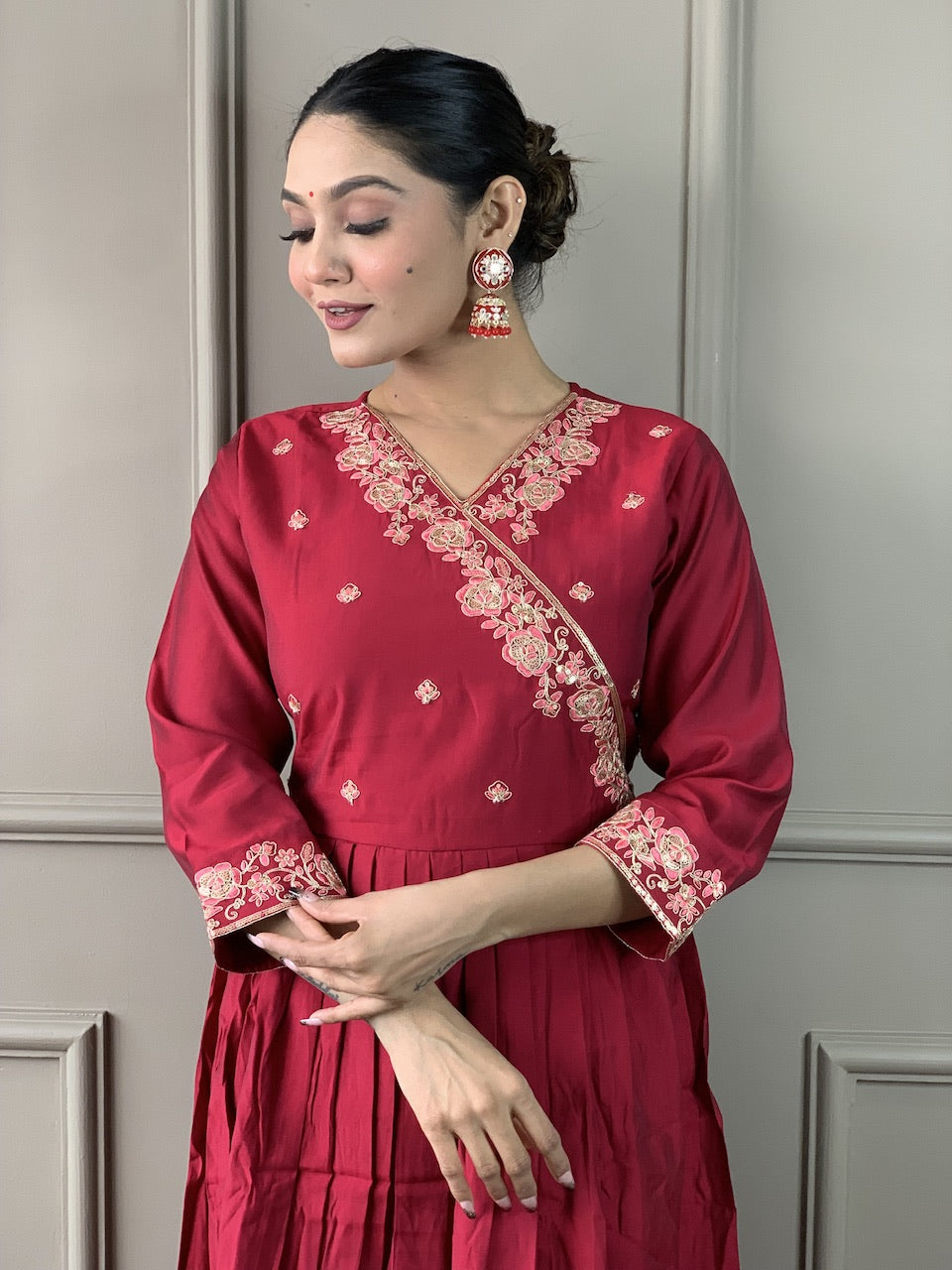 Women’s Viscose Chanderi Maxi Kurti Set with Embroidered Organza Dupatta & Pant – Designer V Neck, 3/4 Sleeves