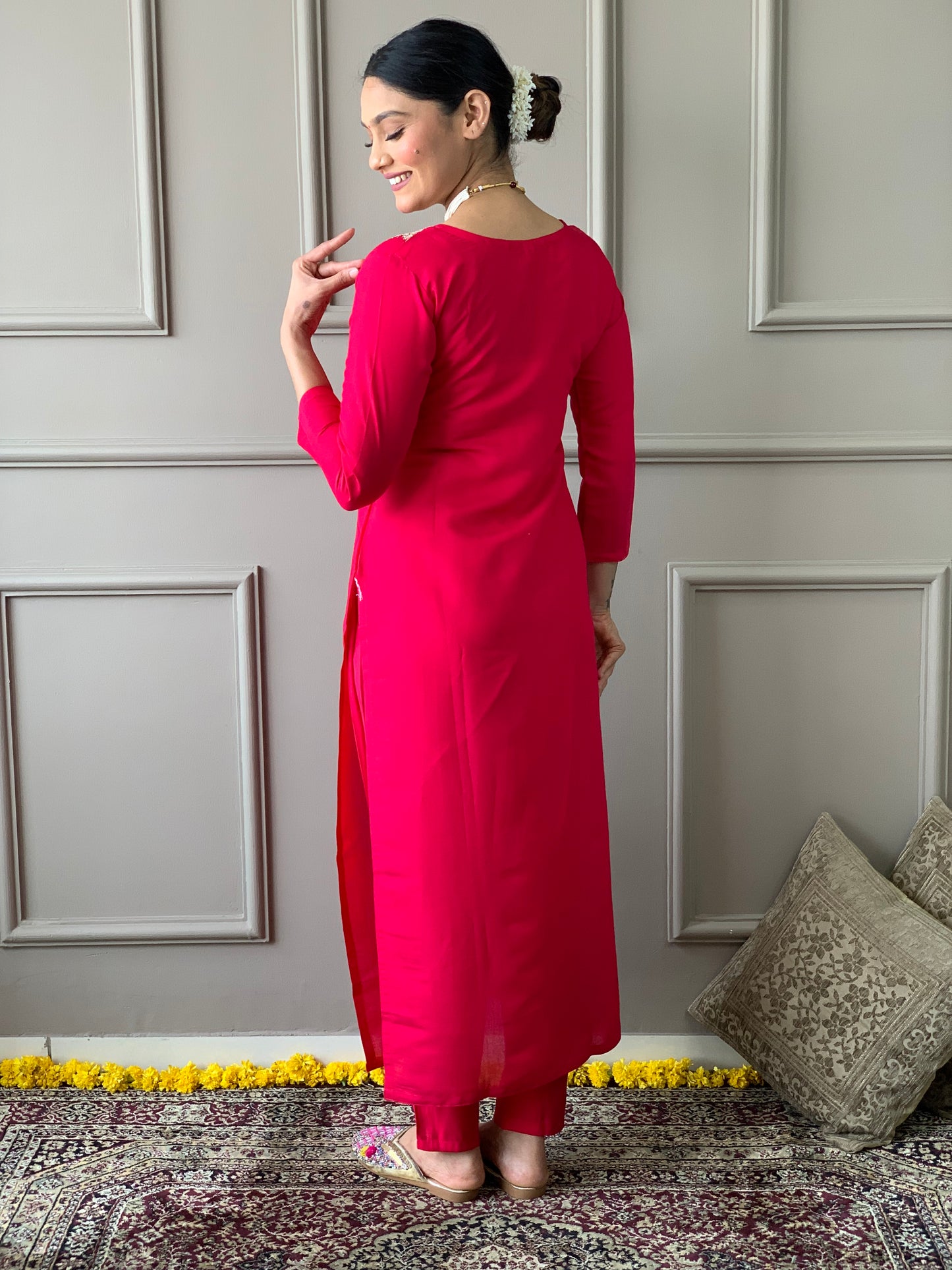 Elegant Ethnic Wear Embroidered Viscose Chanderi Suit Set with Rich Jacquard Dupatta – 3-Piece