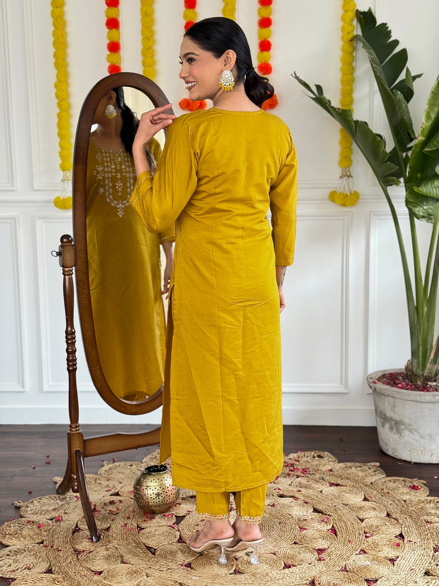New Embroidered Viscose Chanderi Suit Set with Pure Linen Dupatta – Ethnic Elegance