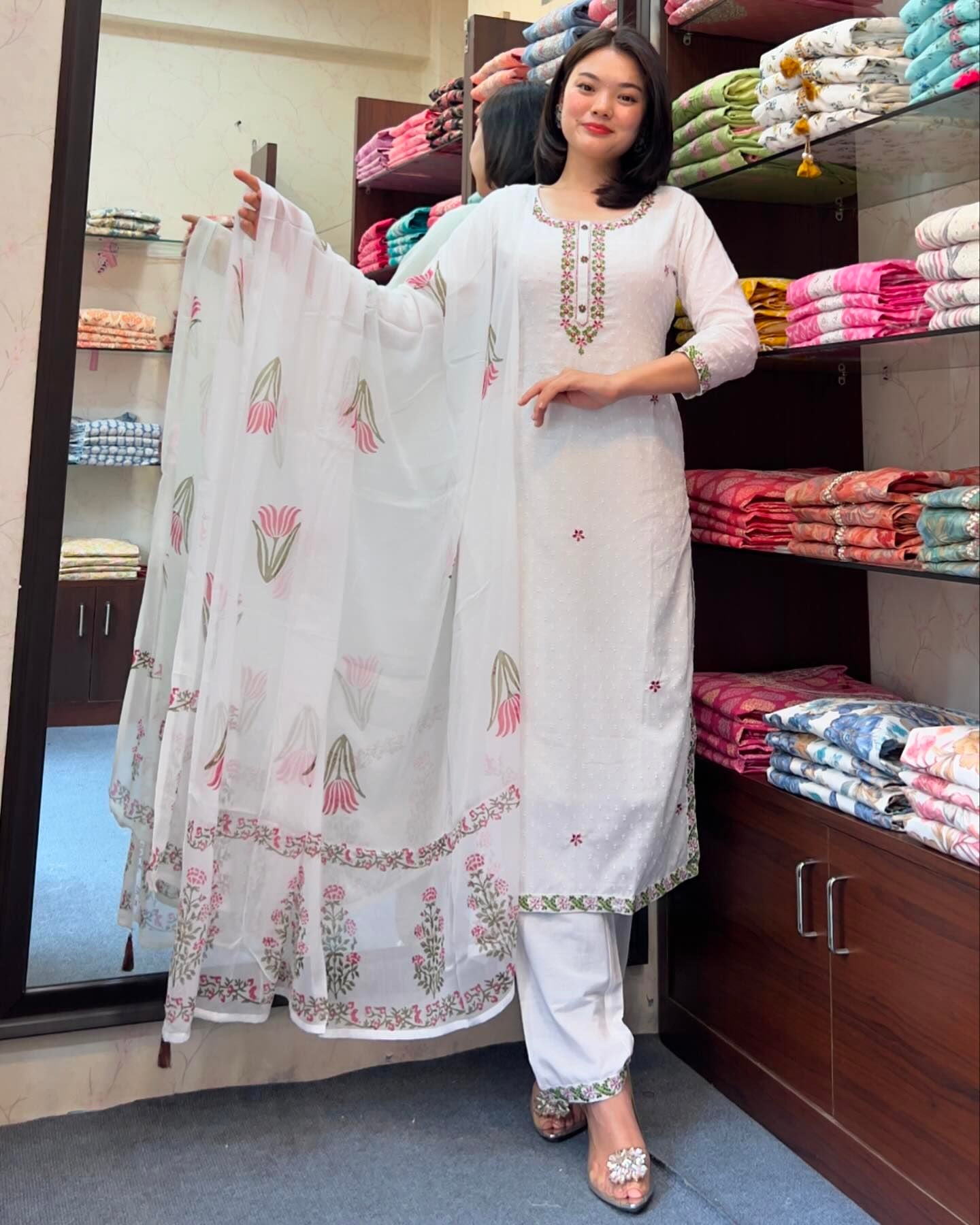 Ethnic Elegance Embroidered Georgette Butti Suit Set with Organza Dupatta – 3-Piece