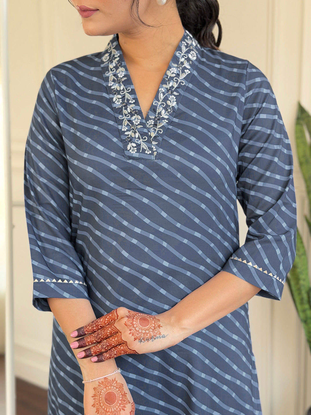 Traditional Muslin Kurta Pant Set with Flowing Dupatta