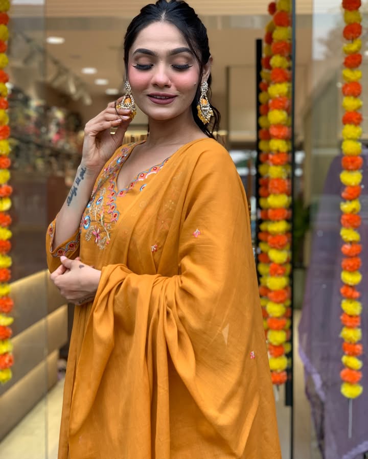 Graceful Embroidered Viscose Chanderi Suit Set with Matching Chanderi Dupatta – 3-Piece Ensemble