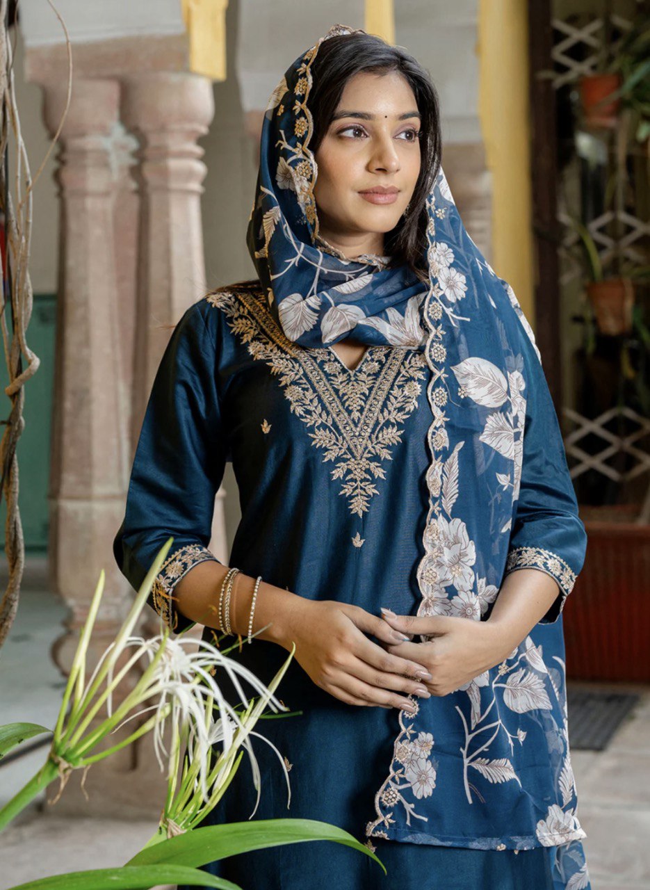 Graceful Heavy Rayon Suit Set with Embroidery & Organza Dupatta – Ready to Wear