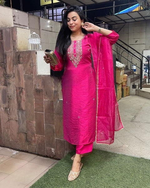 Women’s Viscose Chanderi Kurti Set with Embroidered Pure Organza Dupatta & Pant – 3/4 Sleeves, Round Neck