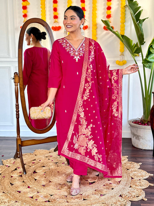 Elegant Viscose Chanderi Kurti Set with Embroidered Jacquard Dupatta & Matching Pant – Festive Wear for Women