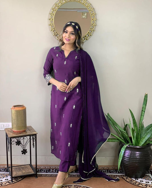 Chic Rayon Slub Kurti Set with Embroidered Pure Chinon Dupatta & Pant – Designer V Neck Knee-Length Style