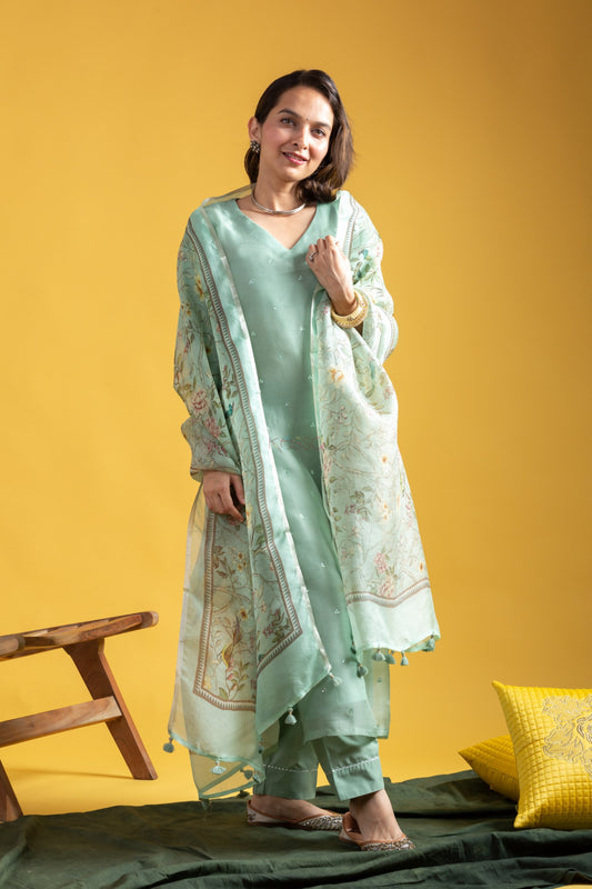New Embroidered Viscose Chanderi Suit Set with Tabby Organza Dupatta – 3-Piece Premium Ethnic Ensemble