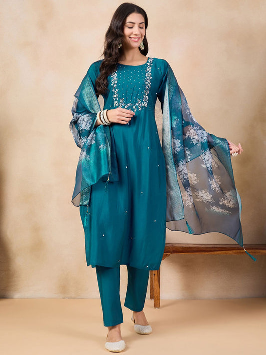 Elegant Ethnic Ensemble Embroidered Viscose Chanderi Suit Set with Rich Jacquard Dupatta – 3-Piece