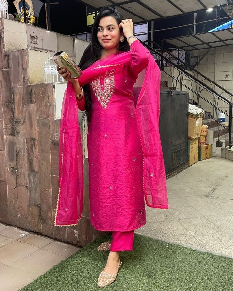 Women’s Viscose Chanderi Kurti Set with Embroidered Pure Organza Dupatta & Pant – 3/4 Sleeves, Round Neck