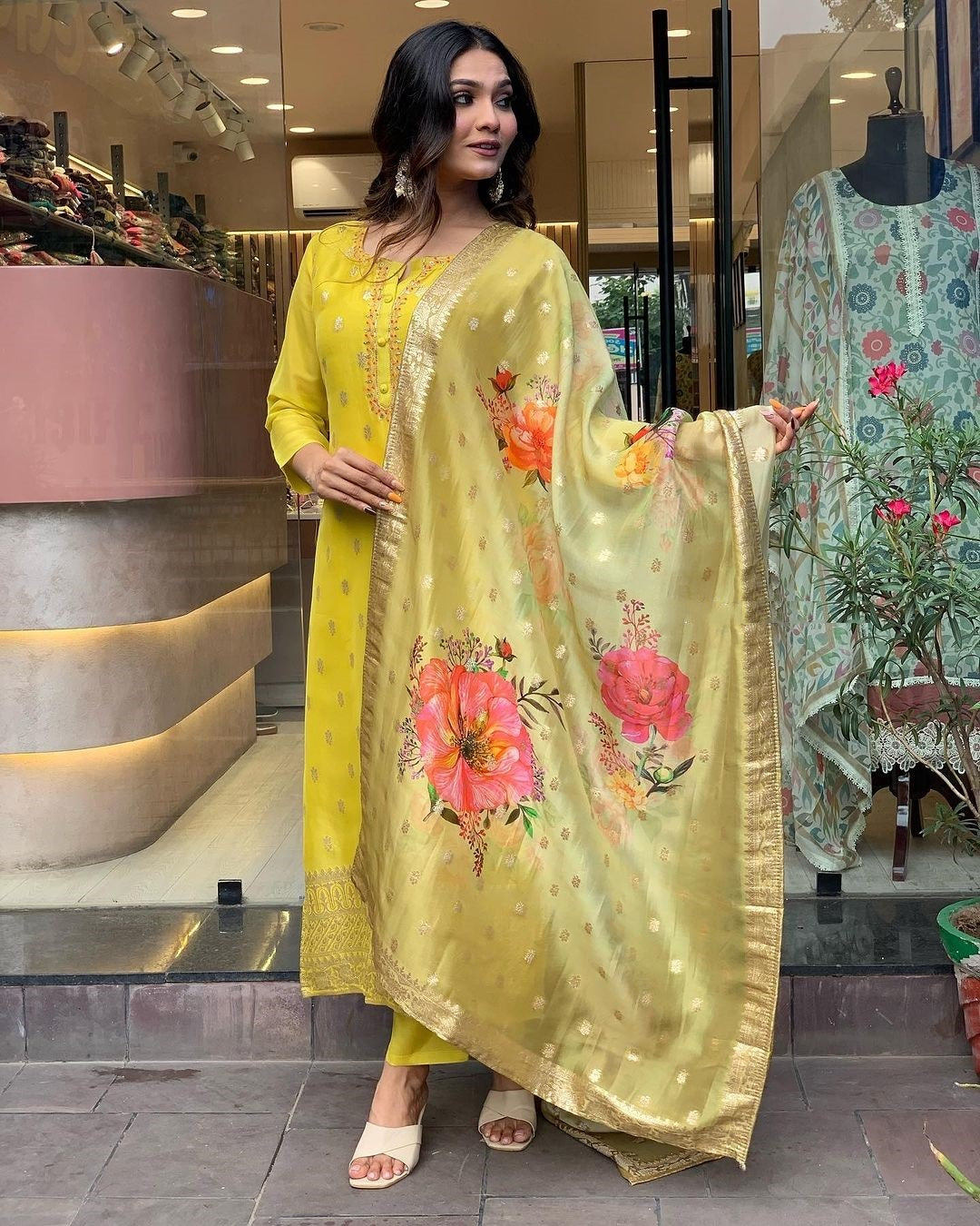 Women’s Viscose Organza Jacquard Kurti Set with Embroidered Dupatta & Pant