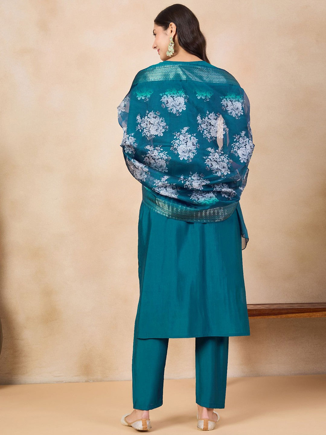 Elegant Ethnic Ensemble Embroidered Viscose Chanderi Suit Set with Rich Jacquard Dupatta – 3-Piece