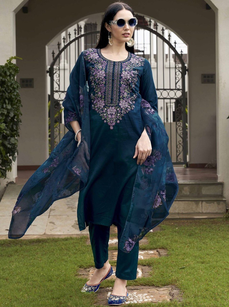Latest Stylish Heavy Roman Suit Set with Embroidery & Digital Print Organza Dupatta