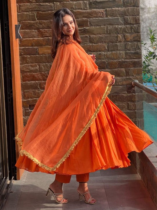 Comfort Wear Muslin Suit with Flowy Dupatta – Perfect for Day Outfits
