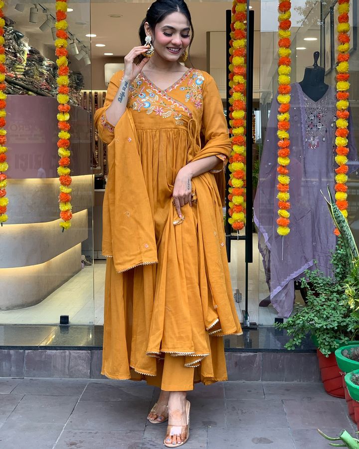 Graceful  Embroidered Viscose Chanderi Suit Set with Matching Chanderi Dupatta – 3-Piece Ensemble