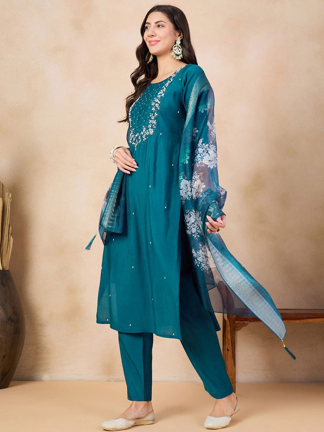 Elegant Ethnic Ensemble Embroidered Viscose Chanderi Suit Set with Rich Jacquard Dupatta – 3-Piece