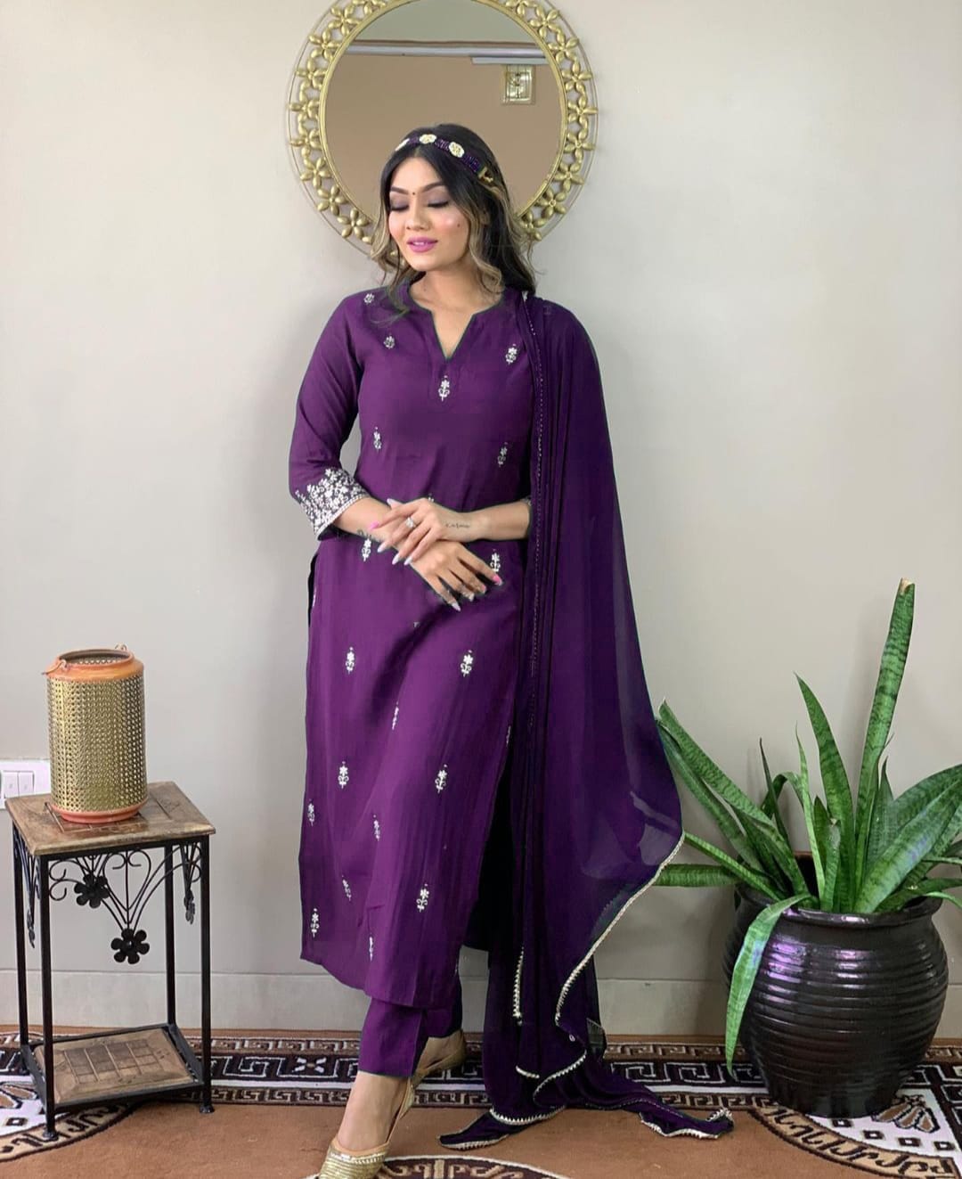 Chic Rayon Slub Kurti Set with Embroidered Pure Chinon Dupatta & Pant – Designer V Neck Knee-Length Style
