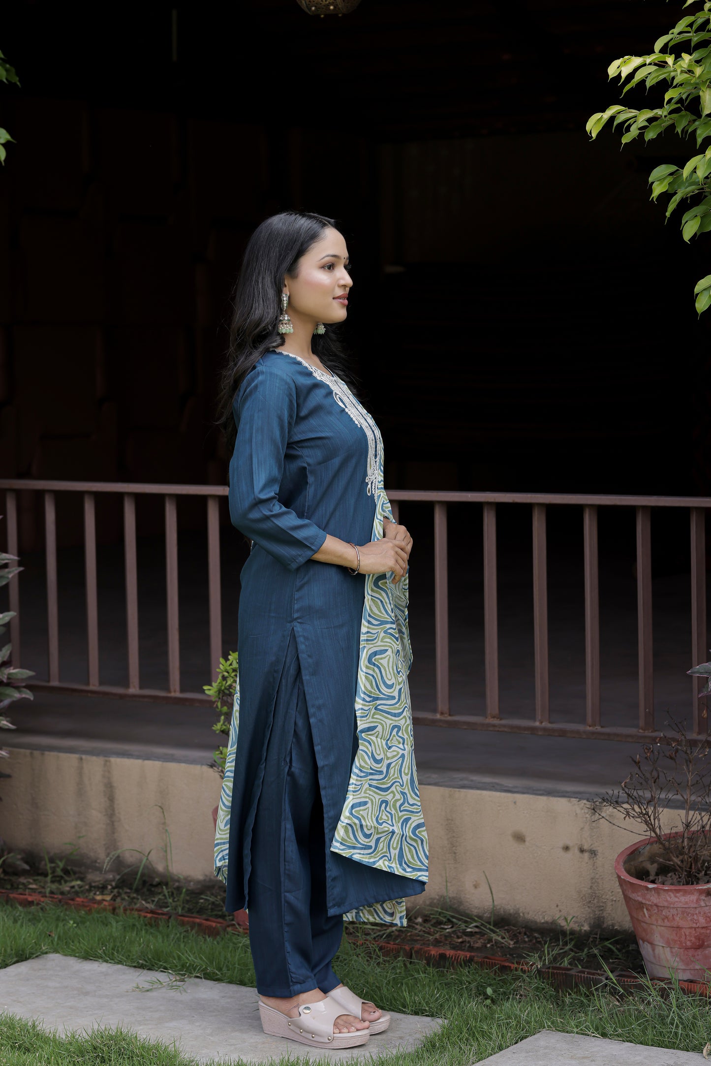Stylish Slub Cotton Kurti Set with Embroidered Poly Chanderi Dupatta & Pant – 3/4 Sleeve, Designer Round Neck
