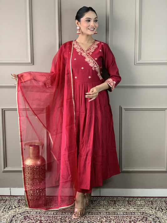 Women’s Viscose Chanderi Maxi Kurti Set with Embroidered Organza Dupatta & Pant – Designer V Neck, 3/4 Sleeves