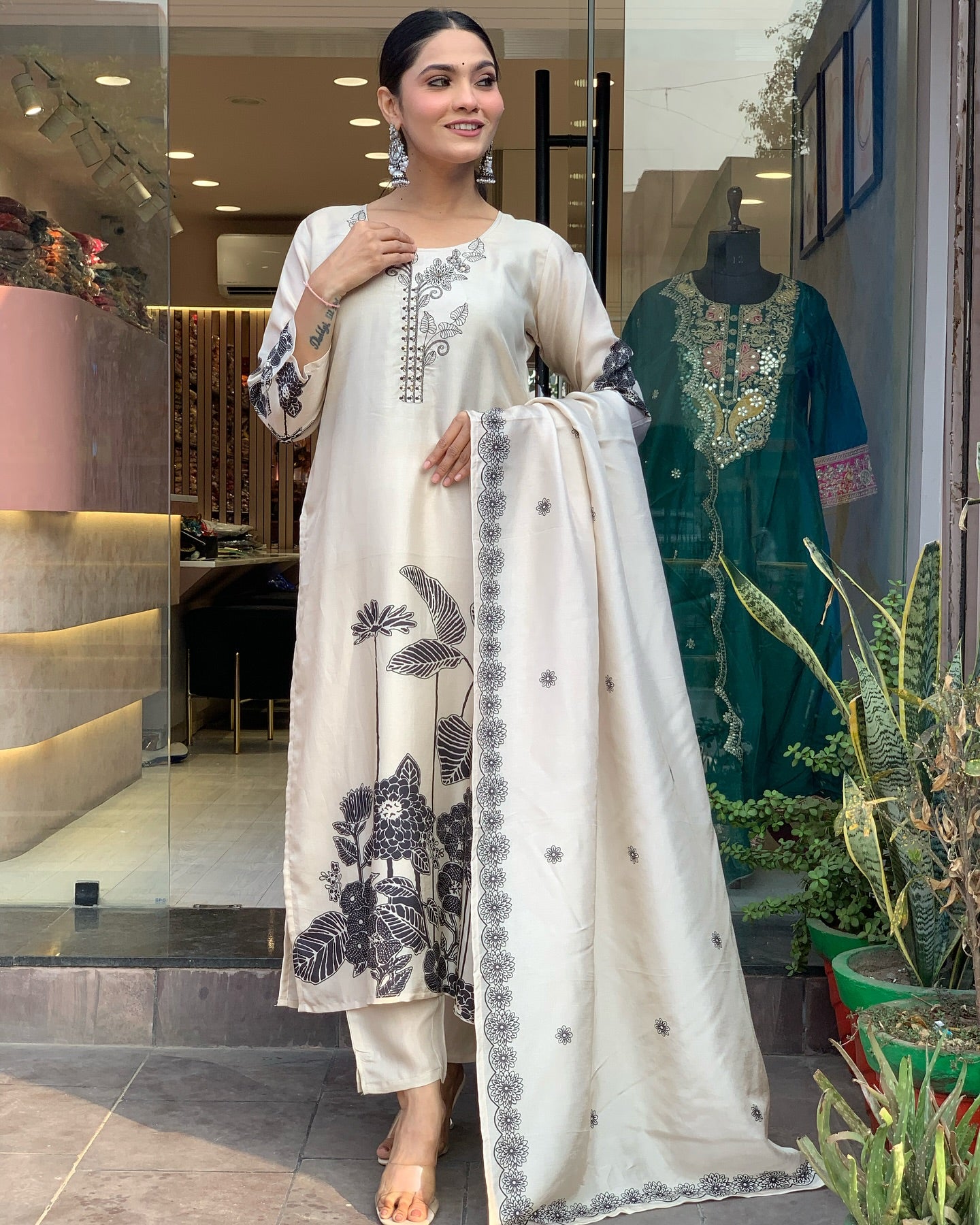 New Style Chinnon Silk Kurti Set with Gadhwal Bottom & Elegant Dupatta