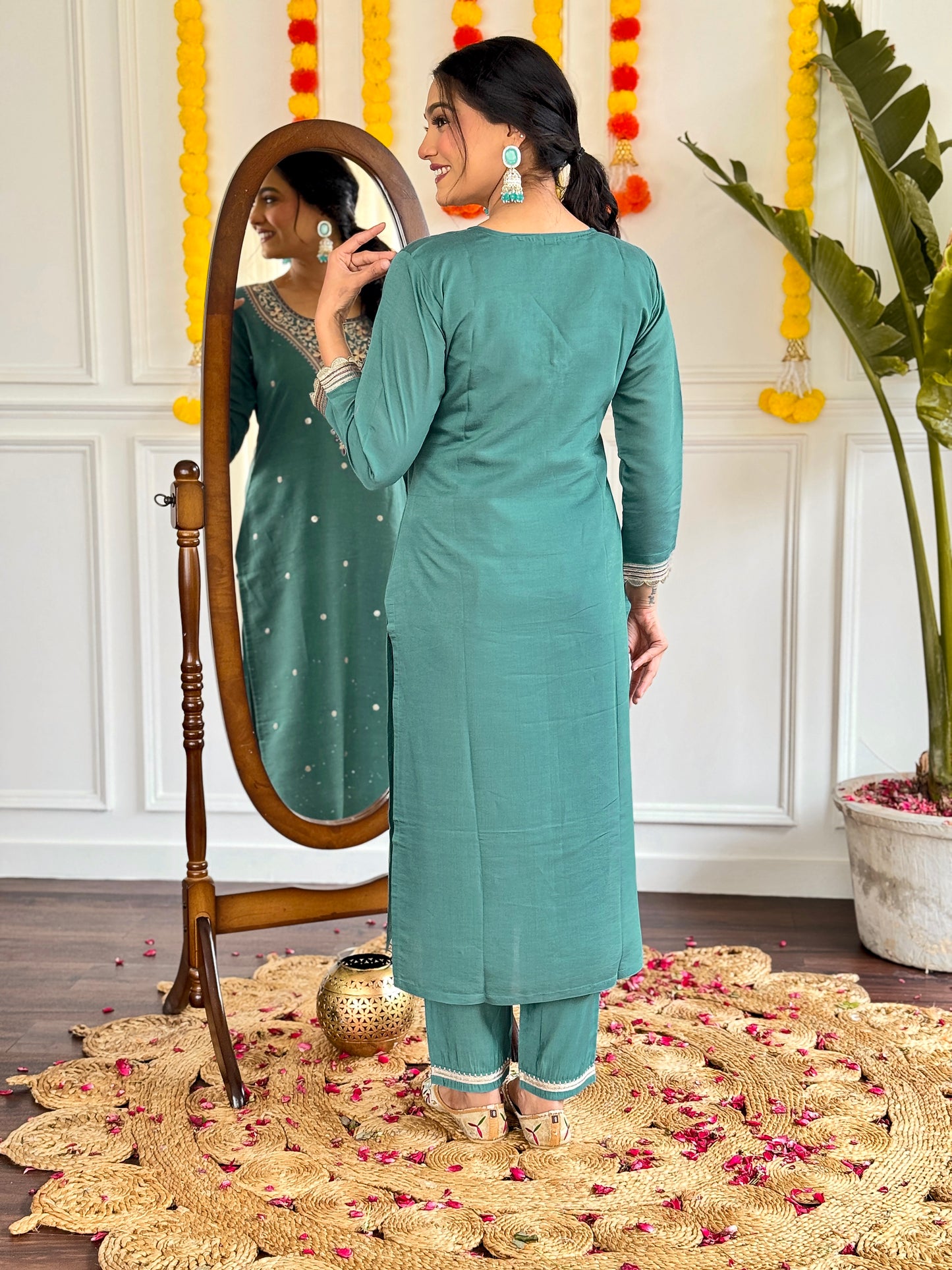 Designer Embroidered Chanderi Suit Set with Natural Linen Dupatta