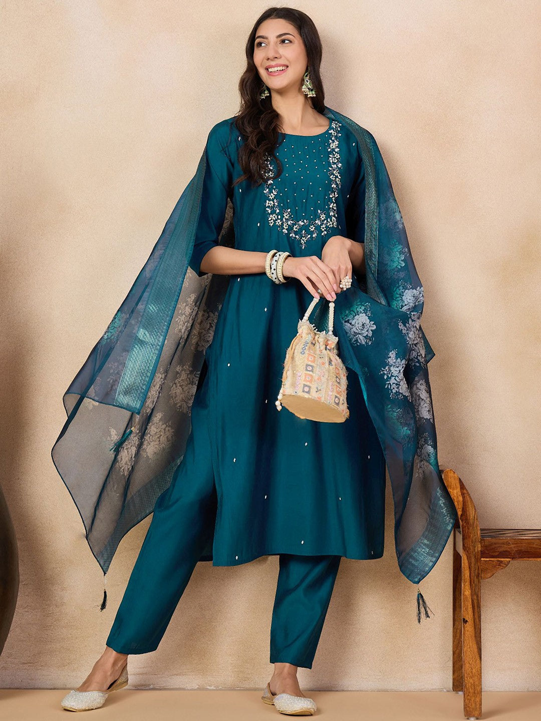 Elegant Ethnic Ensemble Embroidered Viscose Chanderi Suit Set with Rich Jacquard Dupatta – 3-Piece