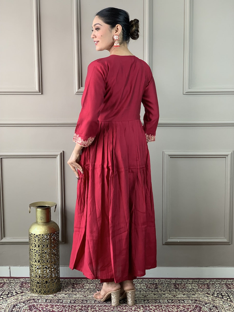 Women’s Viscose Chanderi Maxi Kurti Set with Embroidered Organza Dupatta & Pant – Designer V Neck, 3/4 Sleeves