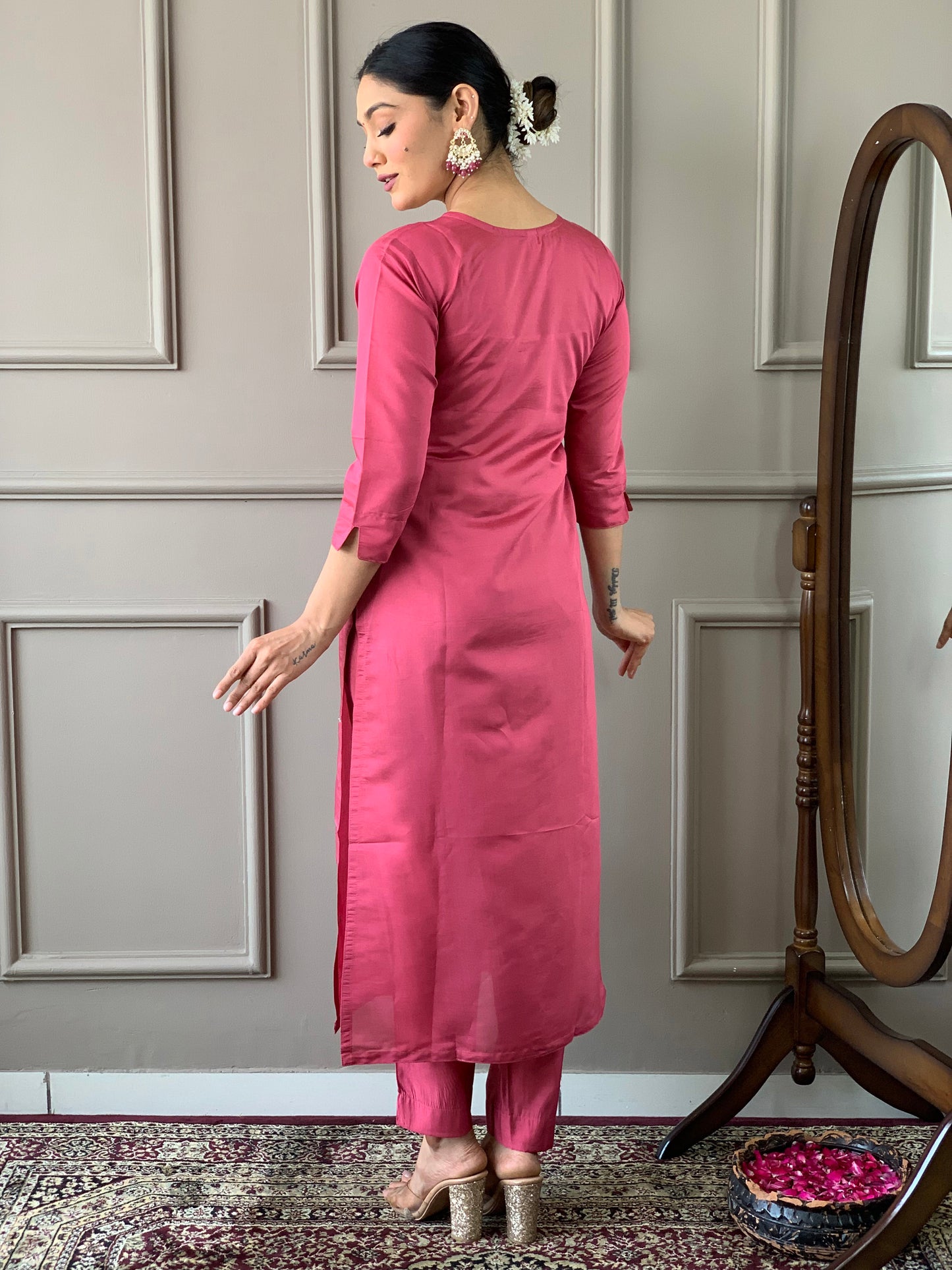 Women’s Viscose Chanderi Kurti Set with Embroidered Jacquard Dupatta & Pant – Designer V Neck, 3/4 Sleeves, Knee Length