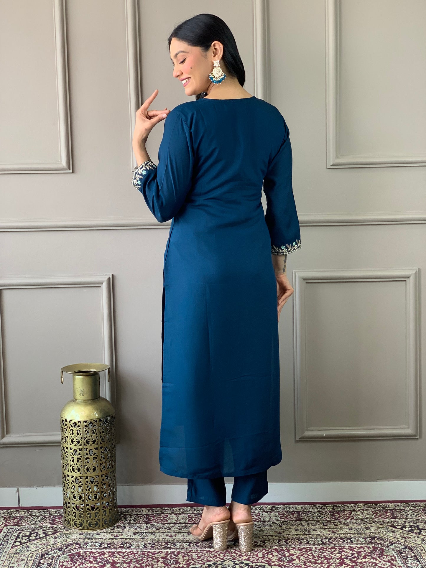 Stylish Viscose Chanderi Kurti Set for Women with Jacquard Dupatta | Traditional 3-Piece Set with Designer Neck & Knee-Length Fit for Women's