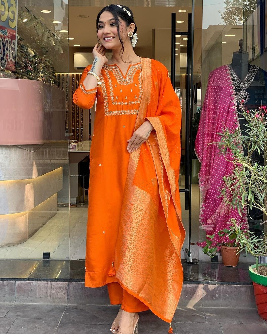 Women's Ready-to-Wear Viscose Chanderi Kurti Set with 3/4 Sleeves and Jacquard Dupatta – Traditional Elegance Wear