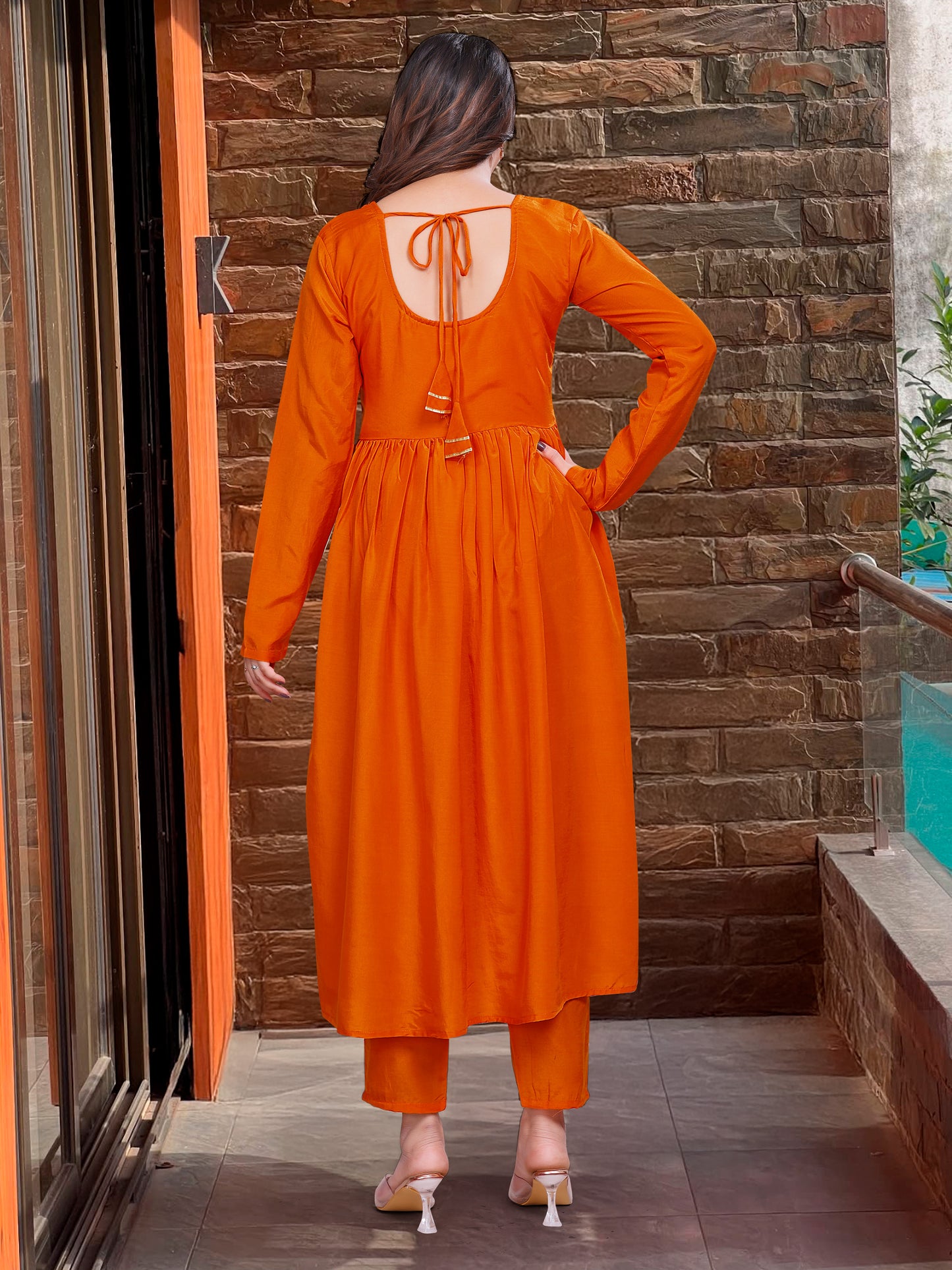 Comfort Wear Muslin Suit with Flowy Dupatta – Perfect for Day Outfits