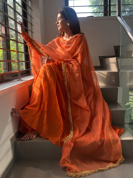 Comfort Wear Muslin Suit with Flowy Dupatta – Perfect for Day Outfits