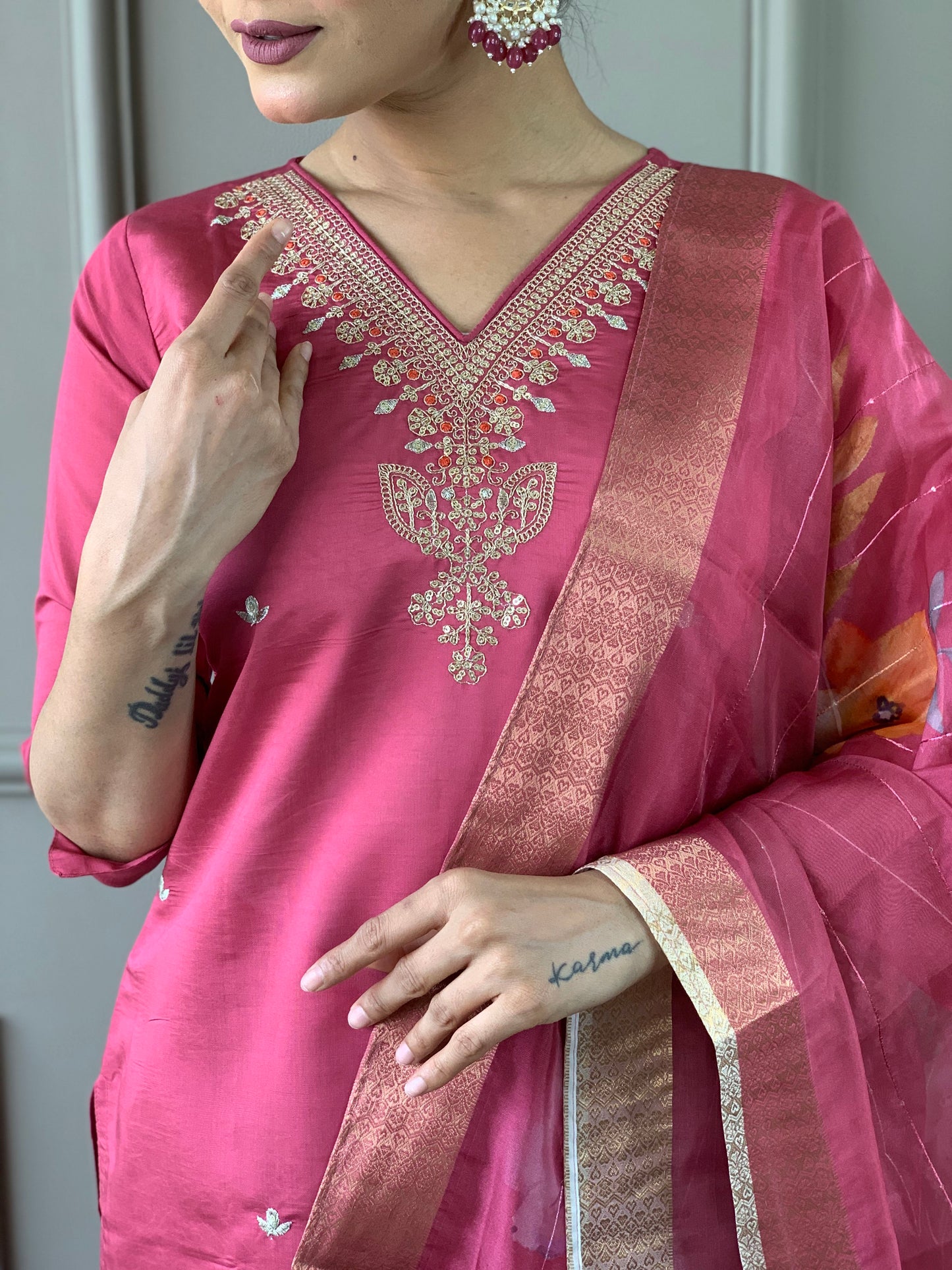 Women’s Viscose Chanderi Kurti Set with Embroidered Jacquard Dupatta & Pant – Designer V Neck, 3/4 Sleeves, Knee Length