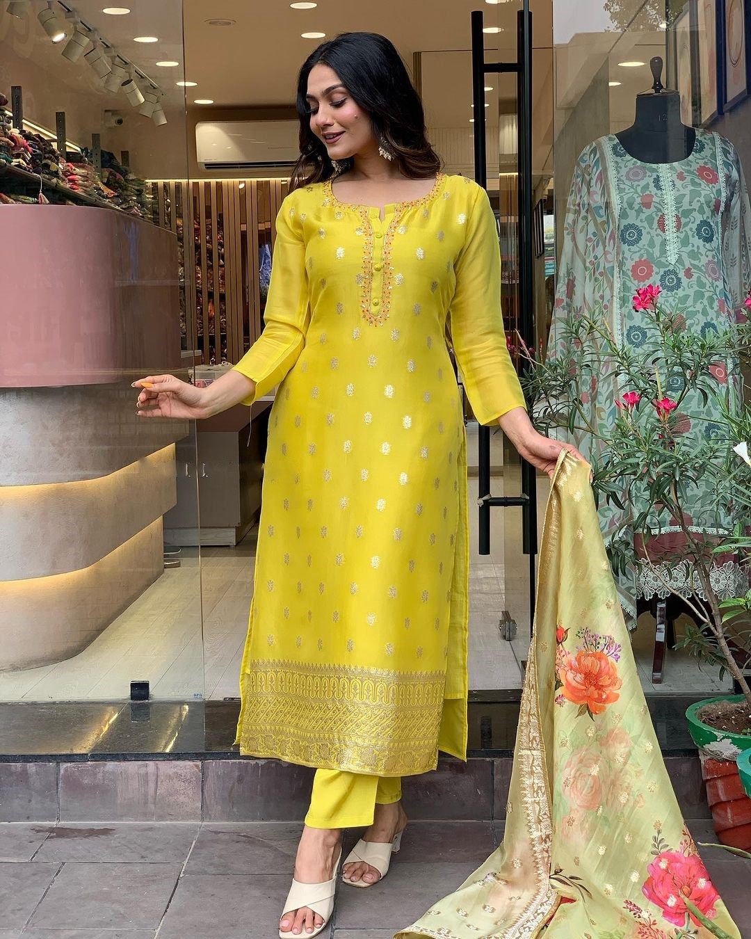 Women’s Viscose Organza Jacquard Kurti Set with Embroidered Dupatta & Pant