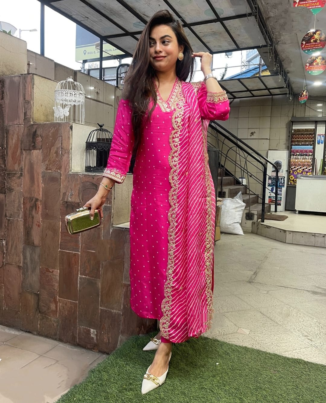 Elegant Chanderi Kurti Set with Embroidered Muslin Dupatta and Matching Pant – Full Sleeve Ethnic Wear for Women