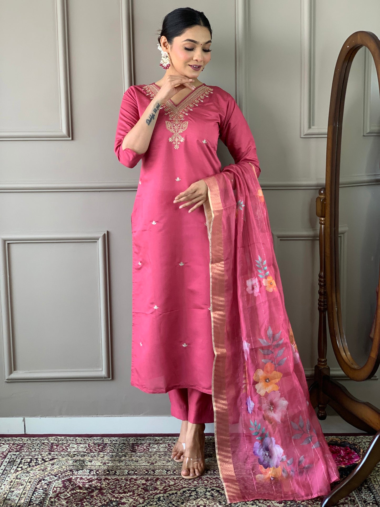 Women’s Viscose Chanderi Kurti Set with Embroidered Jacquard Dupatta & Pant – Designer V Neck, 3/4 Sleeves, Knee Length