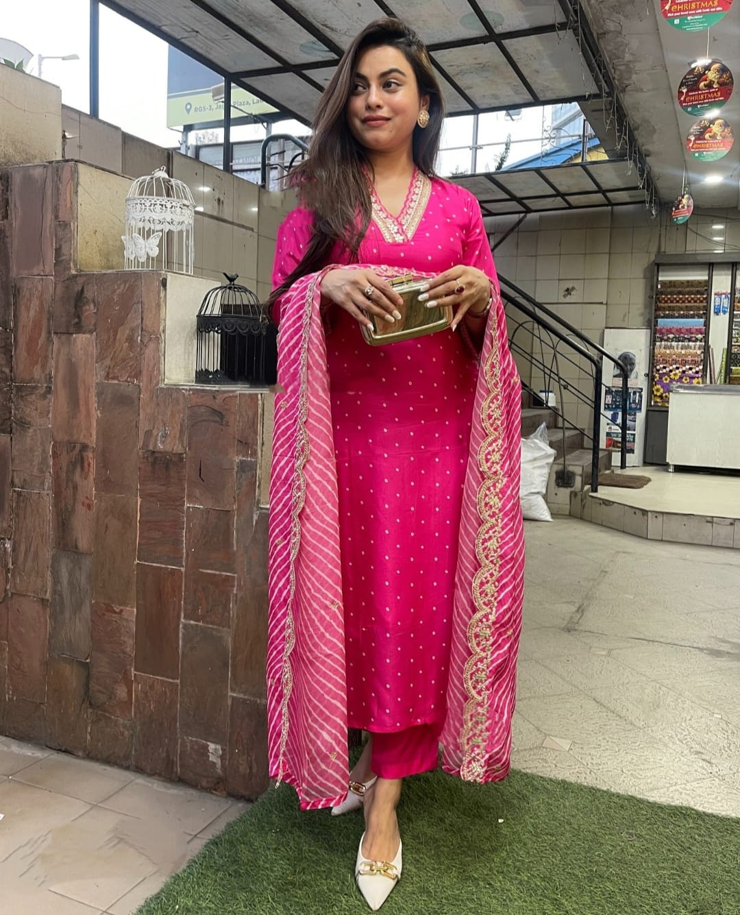 Elegant Chanderi Kurti Set with Embroidered Muslin Dupatta and Matching Pant – Full Sleeve Ethnic Wear for Women