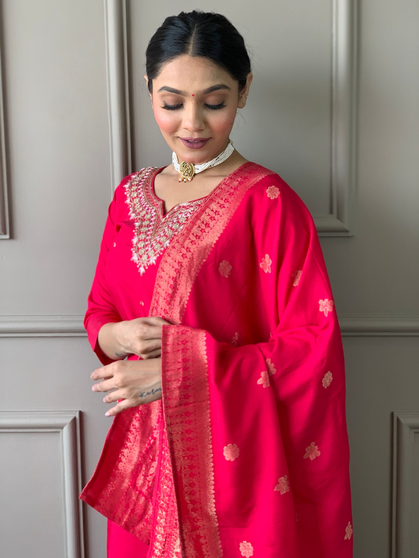 Elegant Ethnic Wear Embroidered Viscose Chanderi Suit Set with Rich Jacquard Dupatta – 3-Piece
