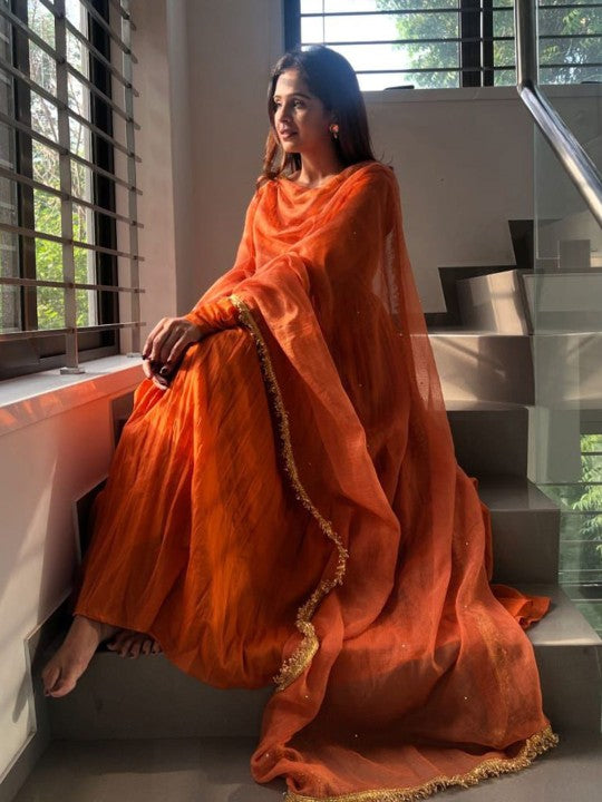 Comfort Wear Muslin Suit with Flowy Dupatta – Perfect for Day Outfits