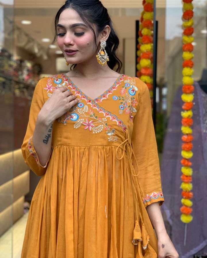 Graceful  Embroidered Viscose Chanderi Suit Set with Matching Chanderi Dupatta – 3-Piece Ensemble