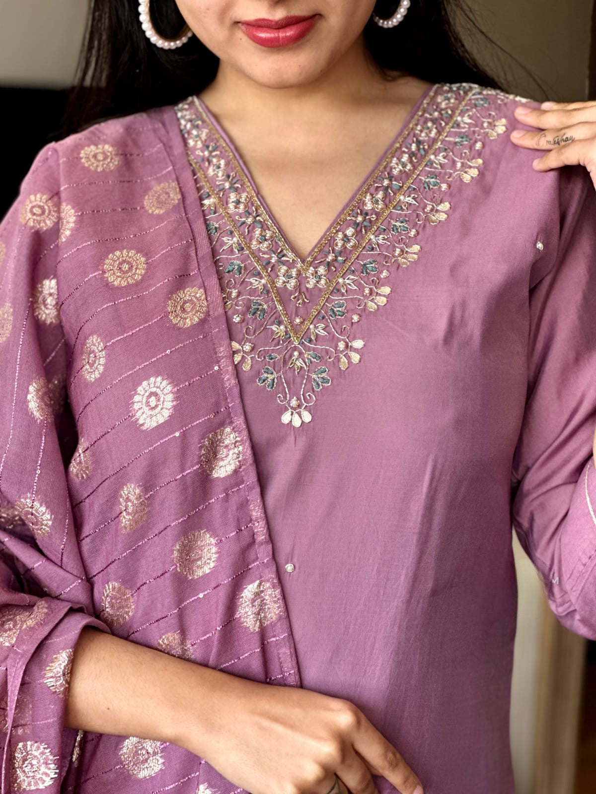 Elegant Viscose Chanderi Embroidered Suit Set with Jacquard Dupatta – 3-Piece Ethnic Ensemble