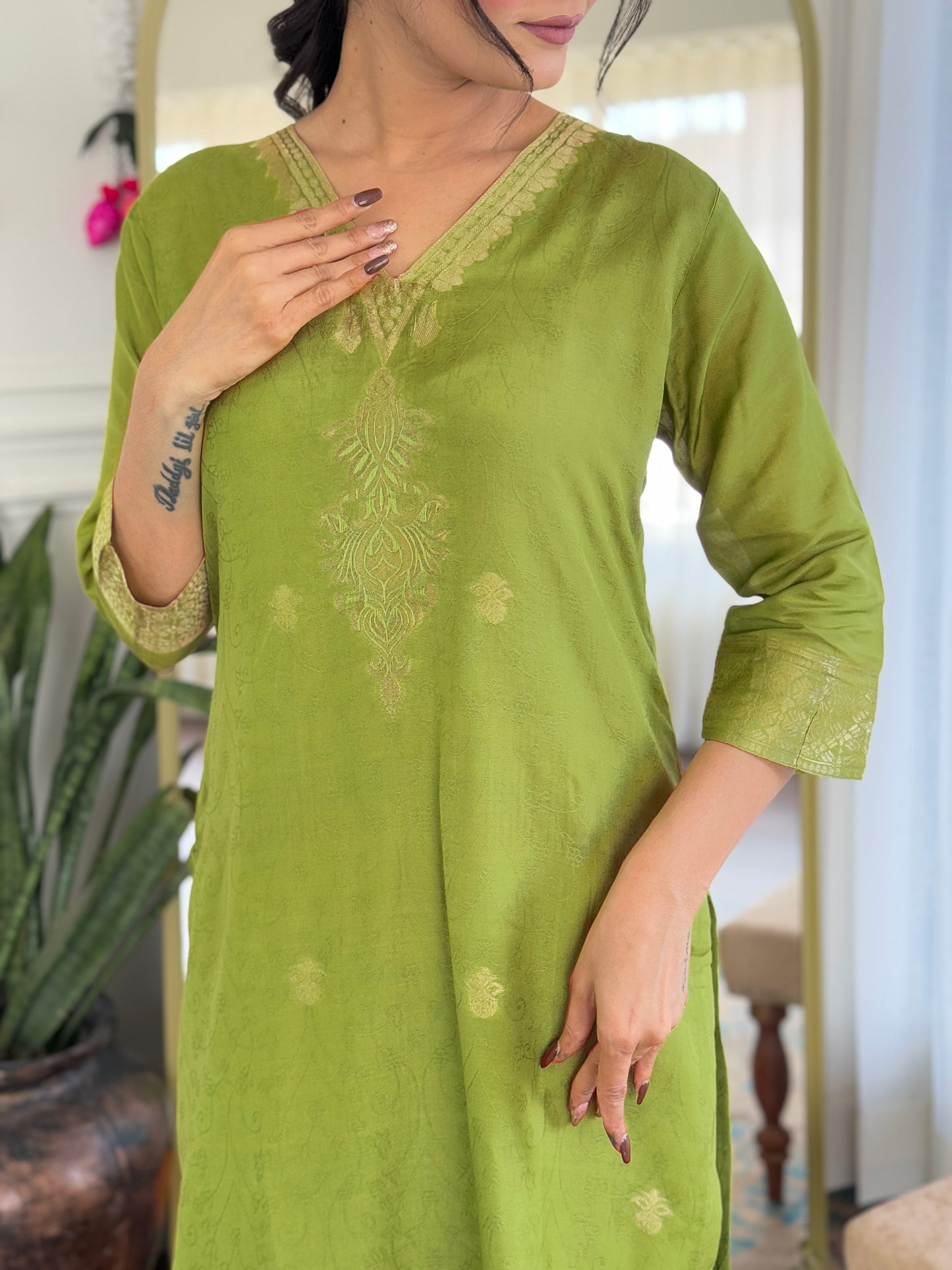 Viscose Jacquard Embroidered Kurti Set with PV Chanderi Pant & Jacquard Dupatta – Ready to Wear | Casual & Stylish