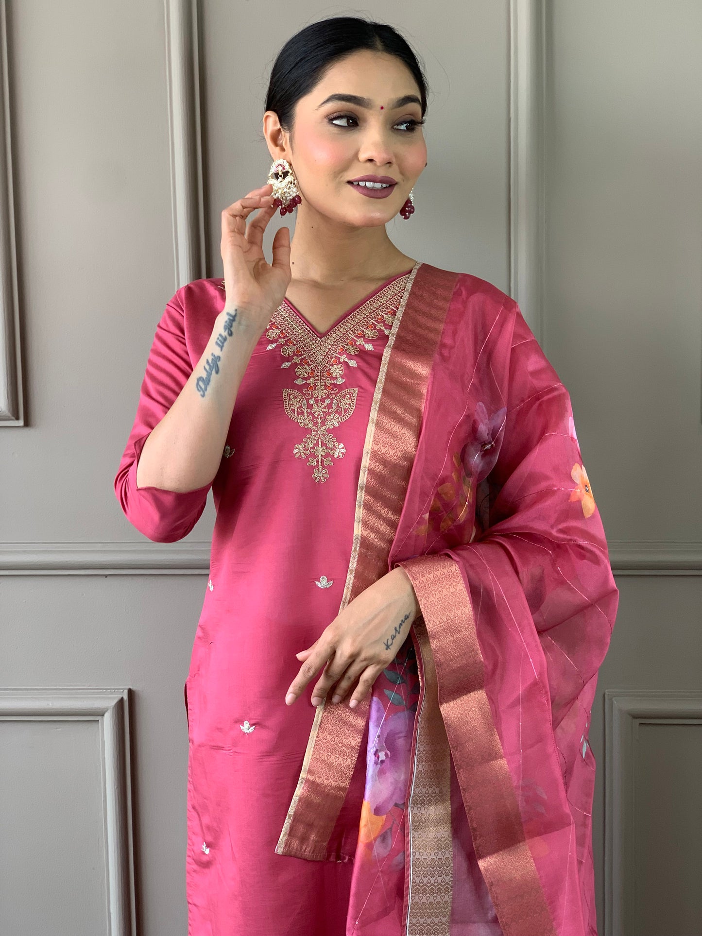 Women’s Viscose Chanderi Kurti Set with Embroidered Jacquard Dupatta & Pant – Designer V Neck, 3/4 Sleeves, Knee Length