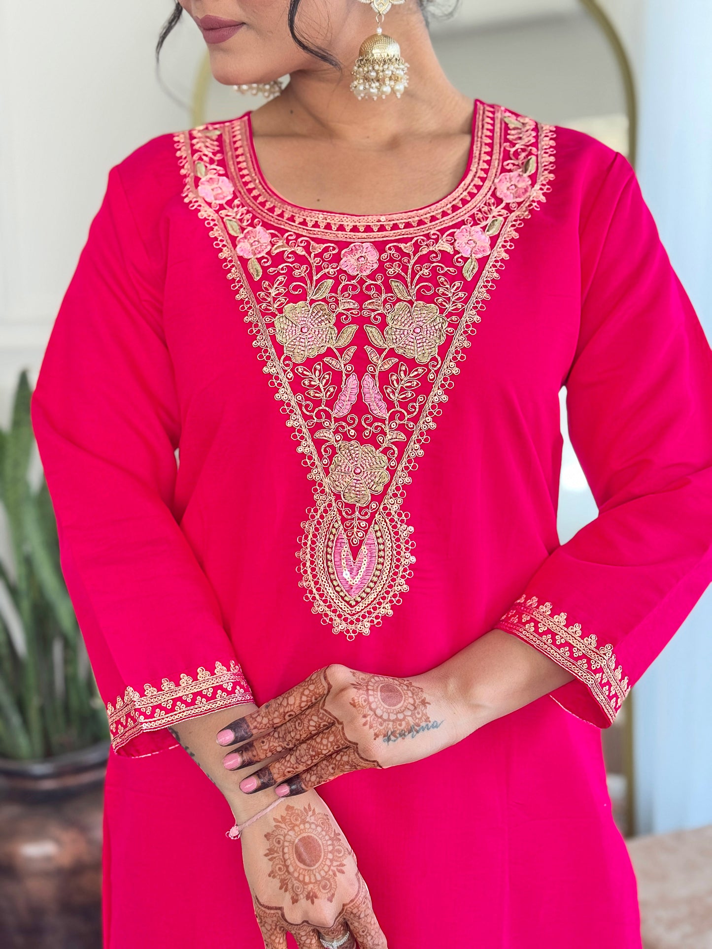 Stylish Embroidered Chanderi Suit with Natural Linen Dupatta
