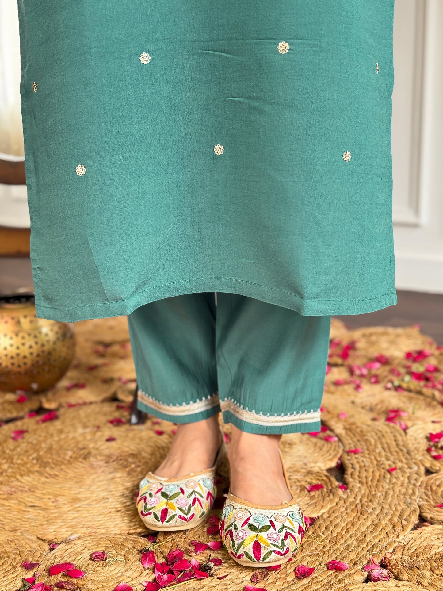 Designer Embroidered Chanderi Suit Set with Natural Linen Dupatta