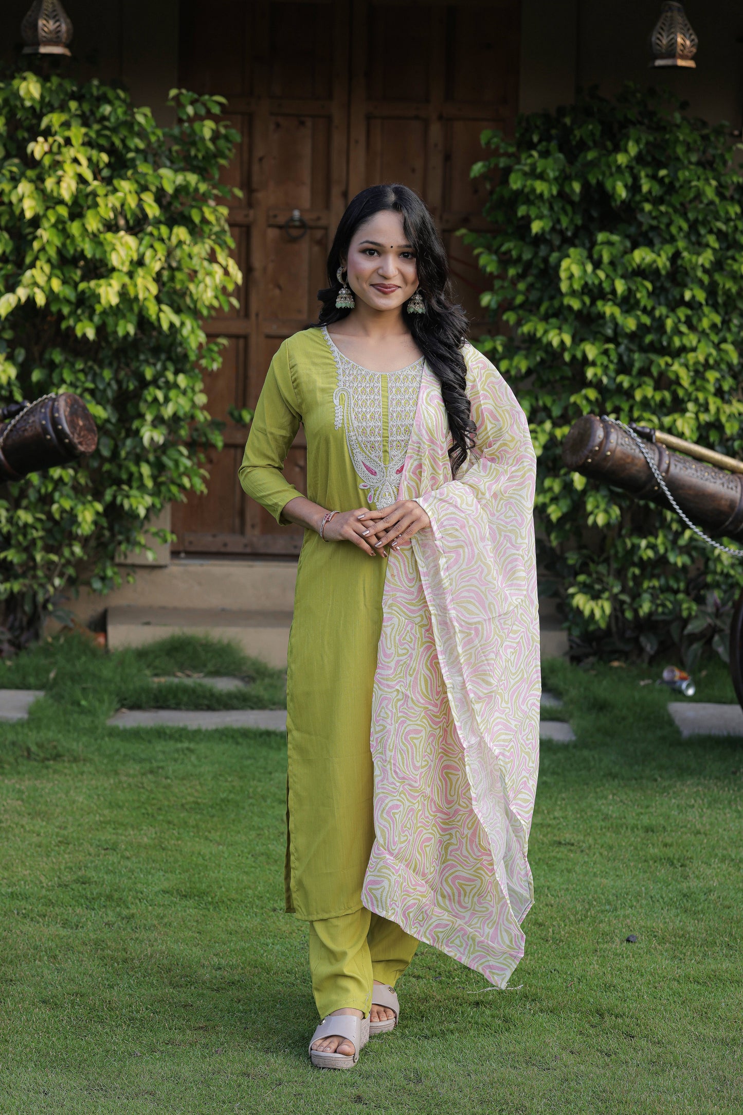 Stylish Slub Cotton Kurti Set with Embroidered Poly Chanderi Dupatta & Pant – 3/4 Sleeve, Designer Round Neck