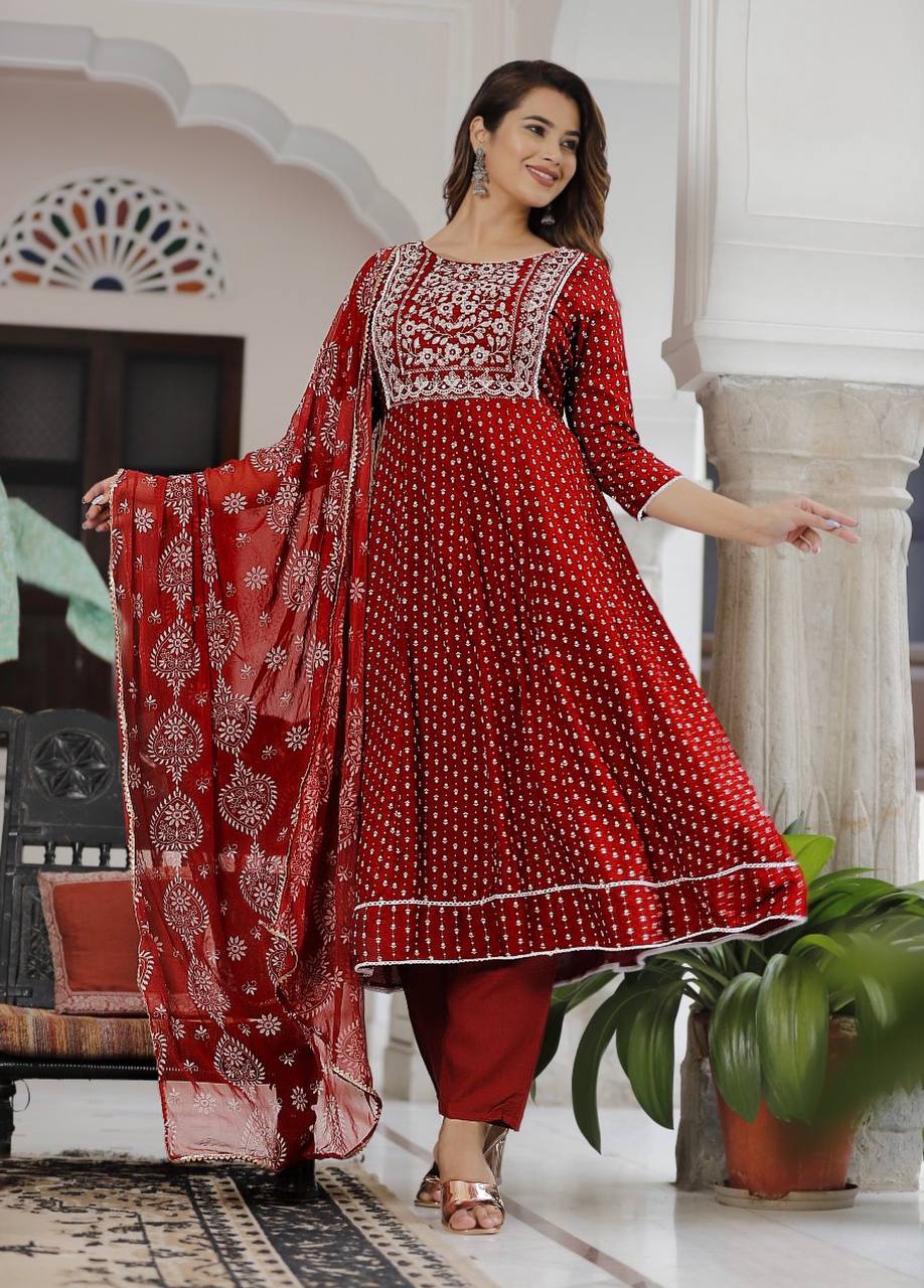 Elegant 14kg Heavy Reyon Suit Set with Embroidery & Foil Work Dupatta
